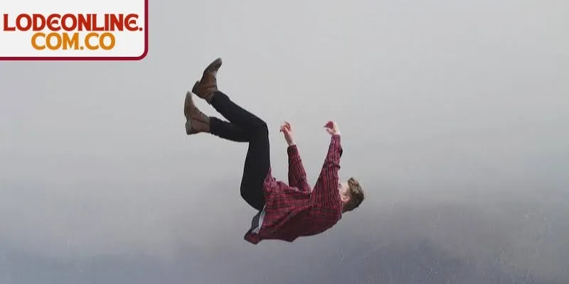 Nằm Mơ Thấy Bị Hụt Chân – Giải Mã Những Ý Nghĩa Đằng Sau